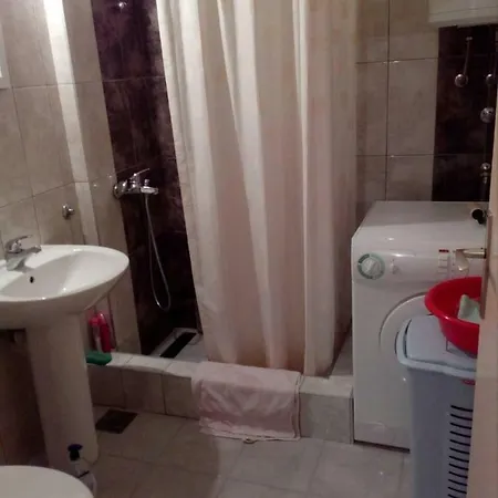 Apartment Ac/Dc *